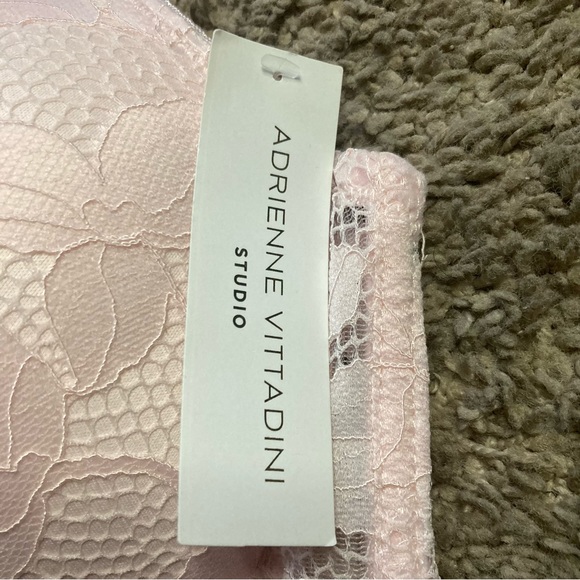 Adrienne Vittadinni Bra-SZ 40DD - Picture 8 of 10